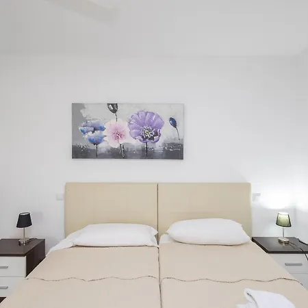 Lightbooking 364 Sun Club Deluxe Πλάγια ντελ Ινγκλές